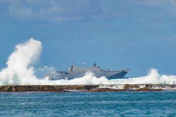 Cuatro países participan en ejercicios de desembarco frente a Las Canteras (Foto Antonio Rico)